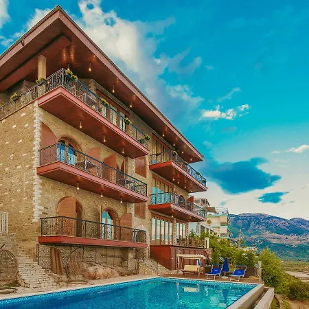 Apartment Kshira Oasis - Luxury 7-bedroom Qeparo