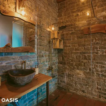 Kshira Oasis - Luxury 7-bedroom Qeparo
