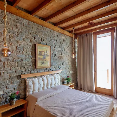 Kshira Oasis - Luxury 7-bedroom Qeparo